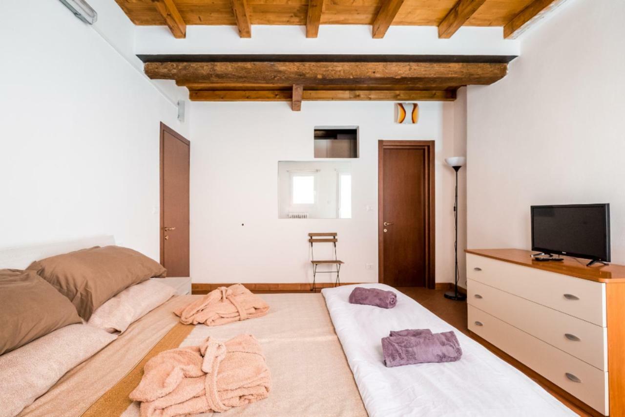 Whouse Suite Apartment Mirasole Bologna Eksteriør bilde